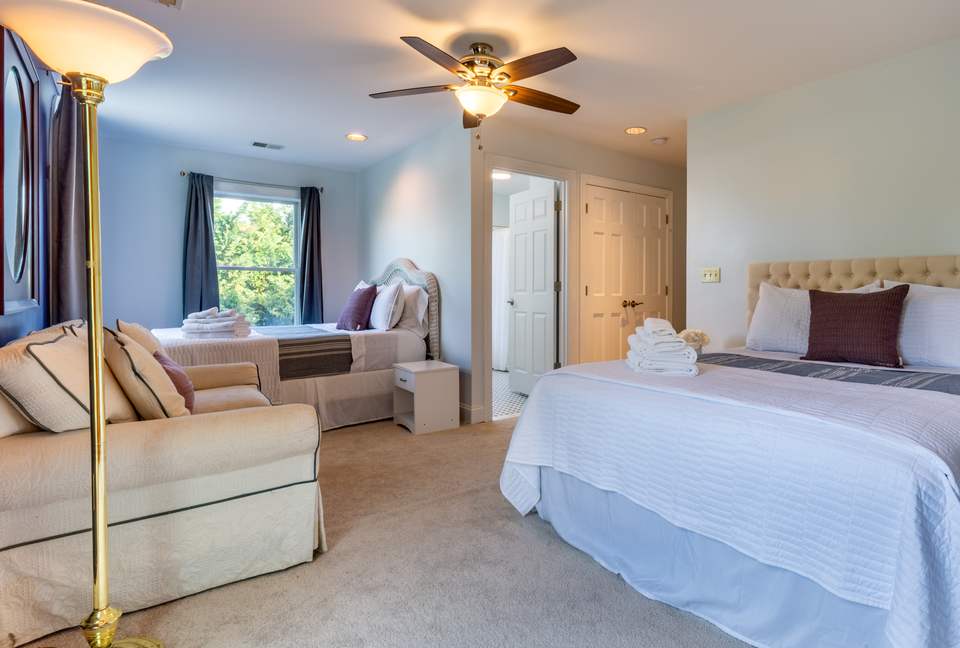 Annapolis Cove Lake Ogleton Charmer - Annapolis, Maryland