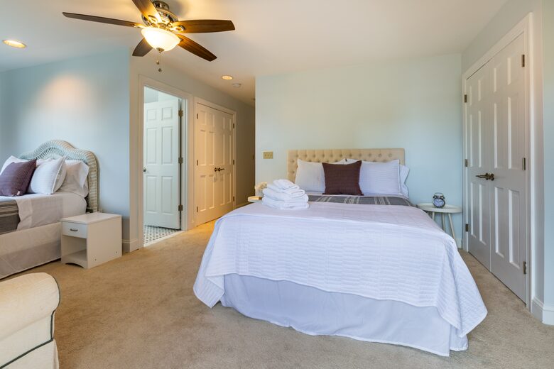 Annapolis Cove Lake Ogleton Charmer - Annapolis, Maryland