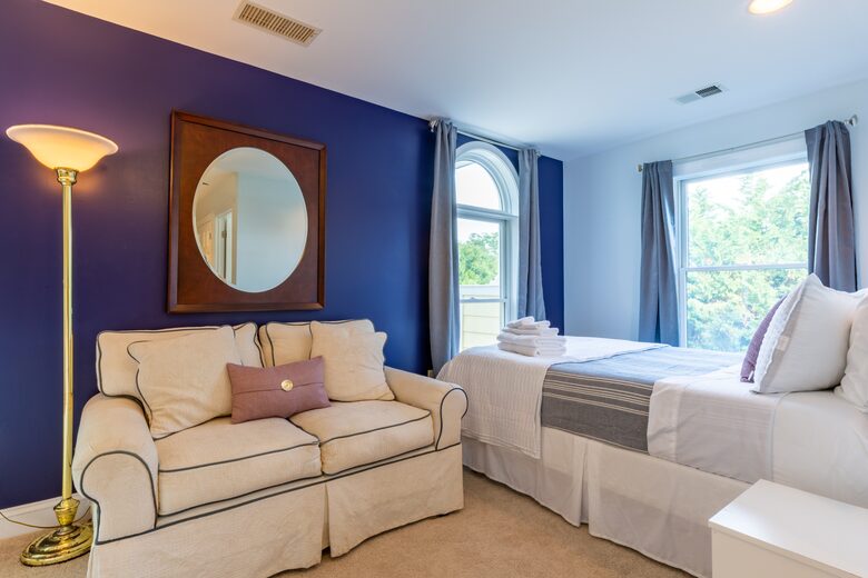 Annapolis Cove Lake Ogleton Charmer - Annapolis, Maryland