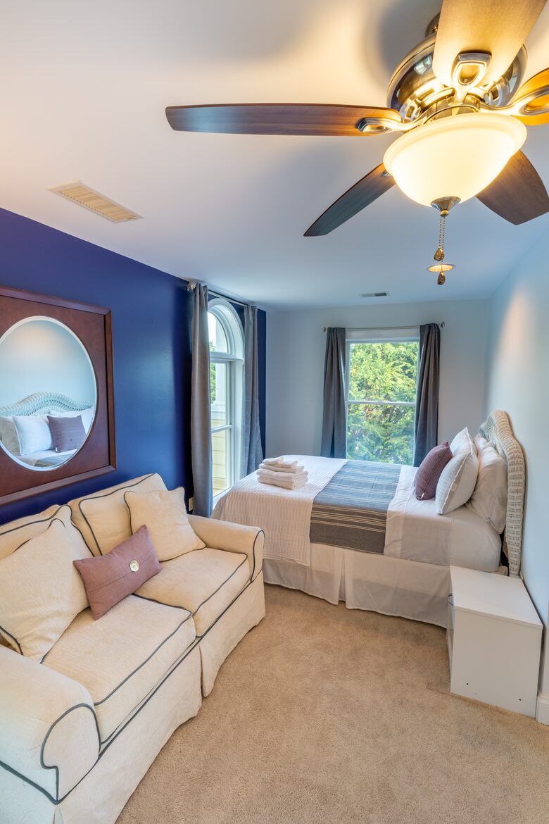 Annapolis Cove Lake Ogleton Charmer - Annapolis, Maryland