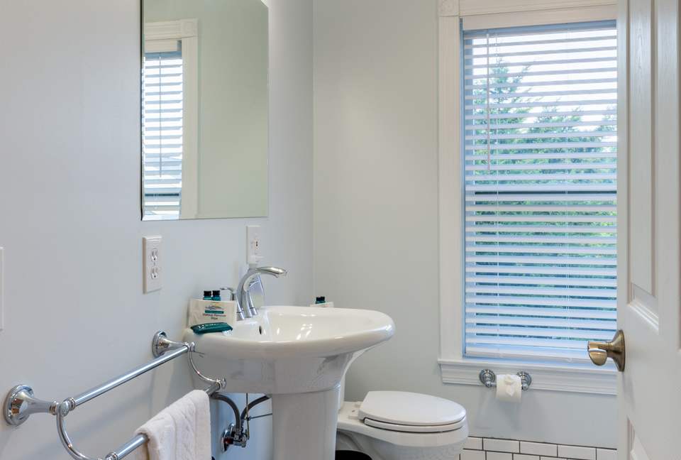 Annapolis Cove Lake Ogleton Charmer - Annapolis, Maryland