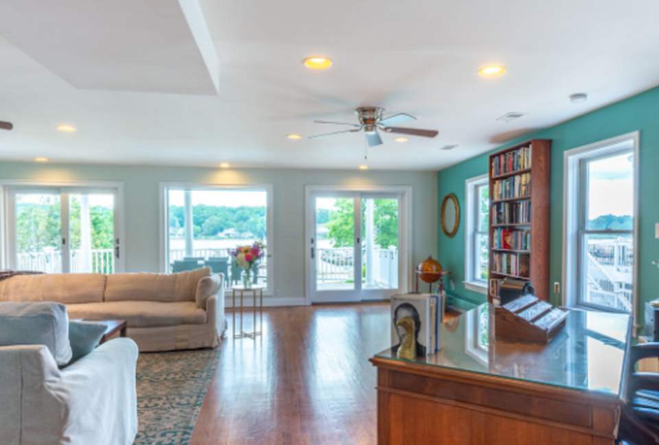 Annapolis Cove Lake Ogleton Charmer - Annapolis, Maryland