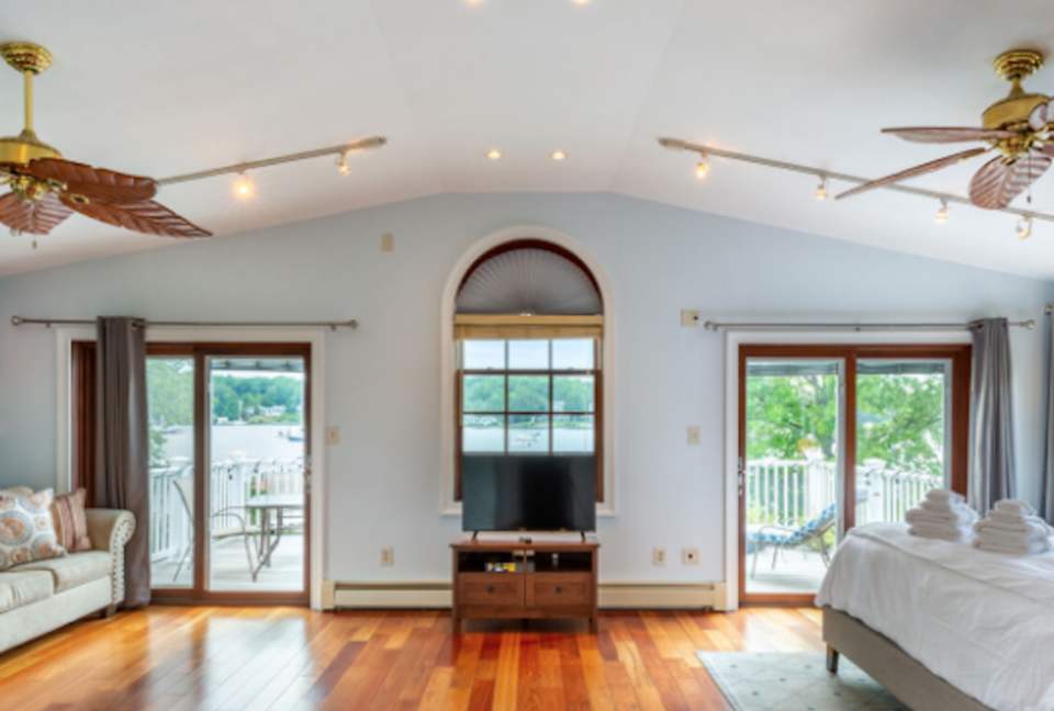 Annapolis Cove Lake Ogleton Charmer - Annapolis, Maryland