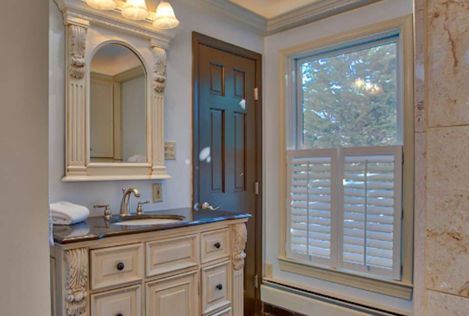 Annapolis Cove Lake Ogleton Charmer - Annapolis, Maryland