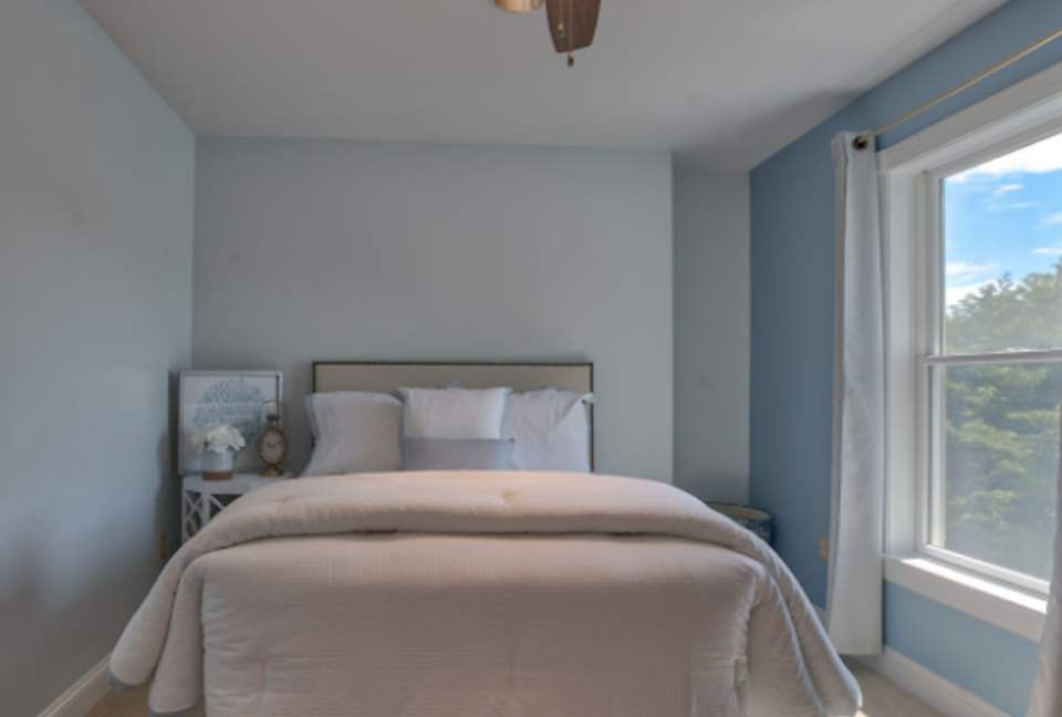 Annapolis Cove Lake Ogleton Charmer - Annapolis, Maryland