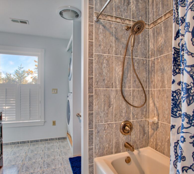 Annapolis Cove Lake Ogleton Charmer - Annapolis, Maryland