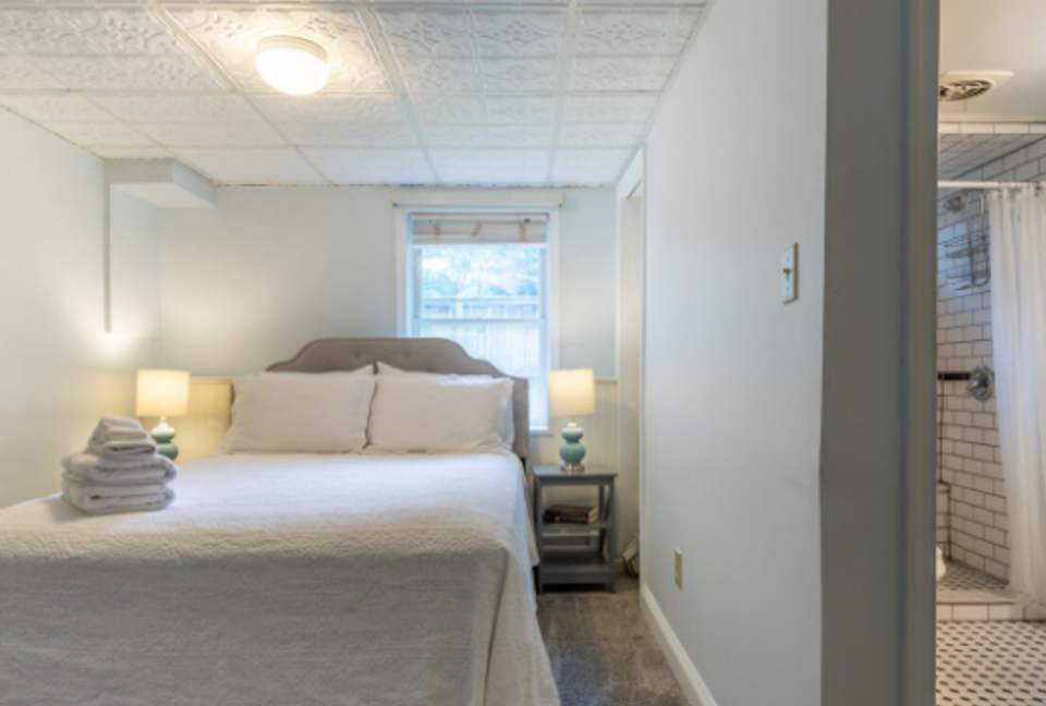 Annapolis Cove Lake Ogleton Charmer - Annapolis, Maryland