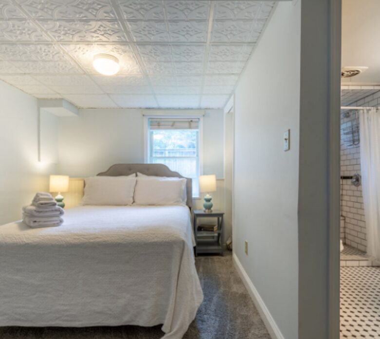 Annapolis Cove Lake Ogleton Charmer - Annapolis, Maryland