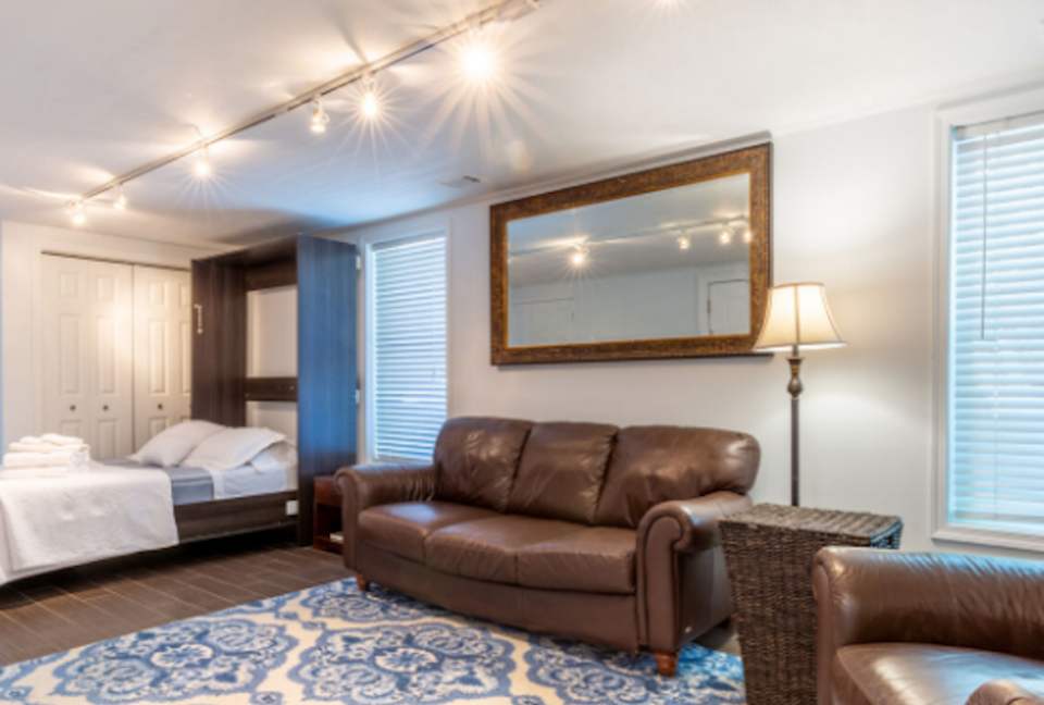 Annapolis Cove Lake Ogleton Charmer - Annapolis, Maryland