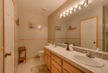 Oak Ridge Retreat - South Lake Tahoe, California