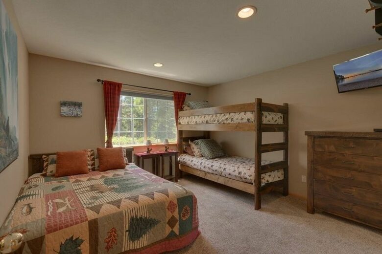 Oak Ridge Retreat - South Lake Tahoe, California