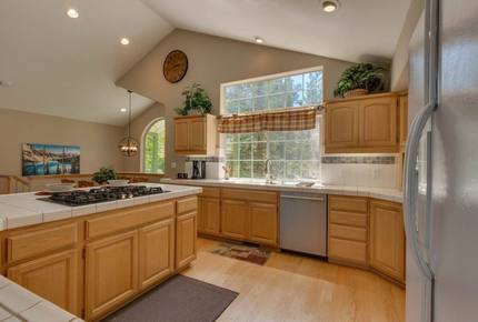 Oak Ridge Retreat - South Lake Tahoe, California