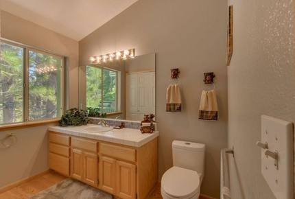 Oak Ridge Retreat - South Lake Tahoe, California