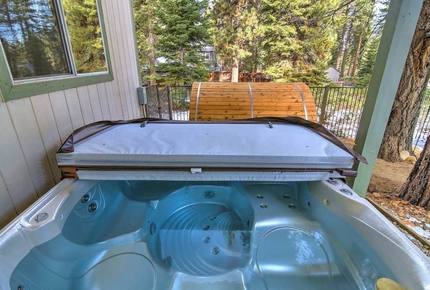 Oak Ridge Retreat - South Lake Tahoe, California