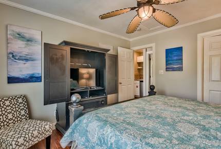 Crystal Breeze - Destin, Florida