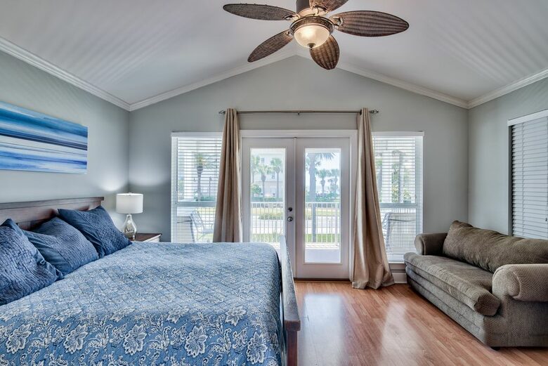 Crystal Breeze - Destin, Florida