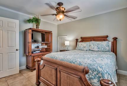 Crystal Breeze - Destin, Florida