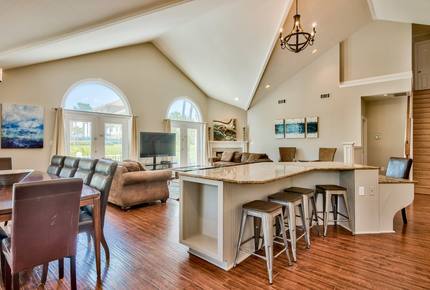 Crystal Breeze - Destin, Florida