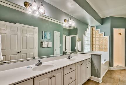 Crystal Breeze - Destin, Florida