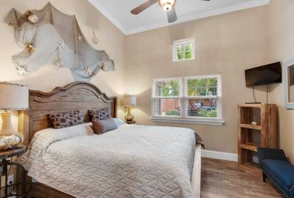 Tropical Paradise on the Emerald Coast - Miramar Beach, Florida