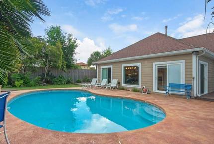 Tropical Paradise on the Emerald Coast - Miramar Beach, Florida