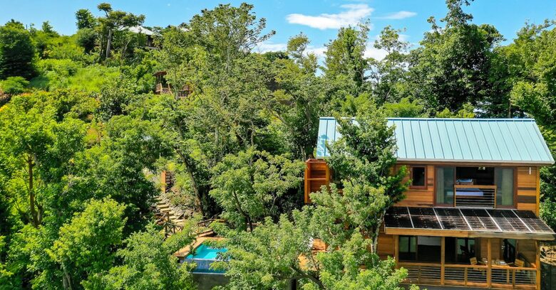 Secret Bay - Hillside Ti-Fèy Villa - Portsmouth, Dominica