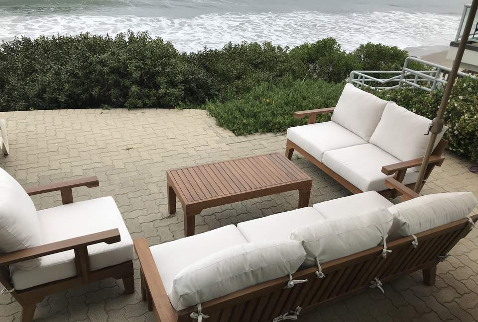 Stunning Beachfront House on Magnificent West Malibu Cove - Malibu, California