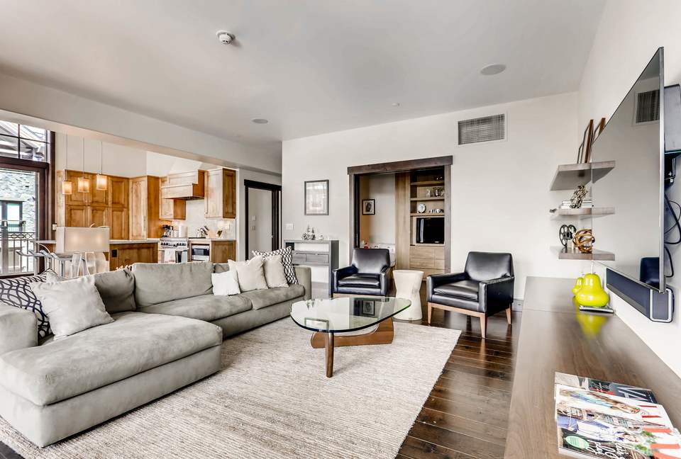 Lionshead Mountain-View Condo, Steps to Gondola - Vail, Colorado