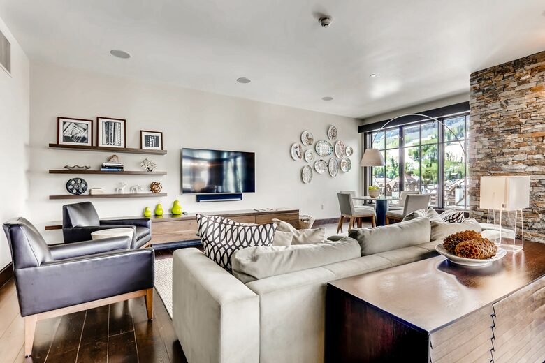 Lionshead Mountain-View Condo, Steps to Gondola - Vail, Colorado