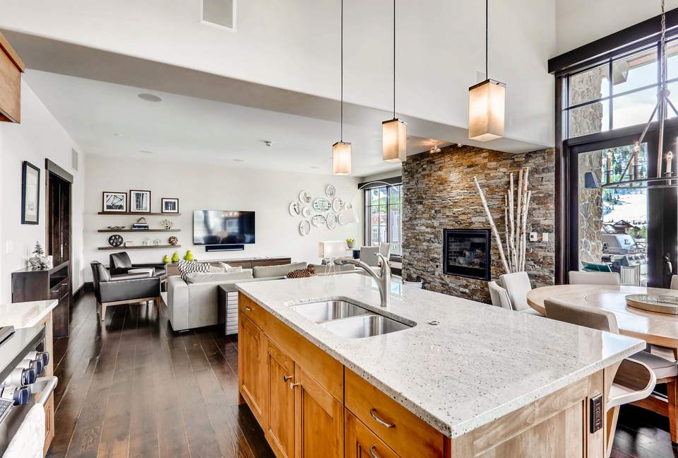 Lionshead Mountain-View Condo, Steps to Gondola - Vail, Colorado