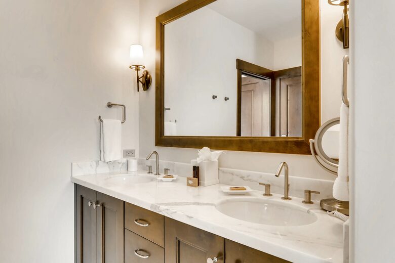 Lionshead Mountain-View Condo, Steps to Gondola - Vail, Colorado