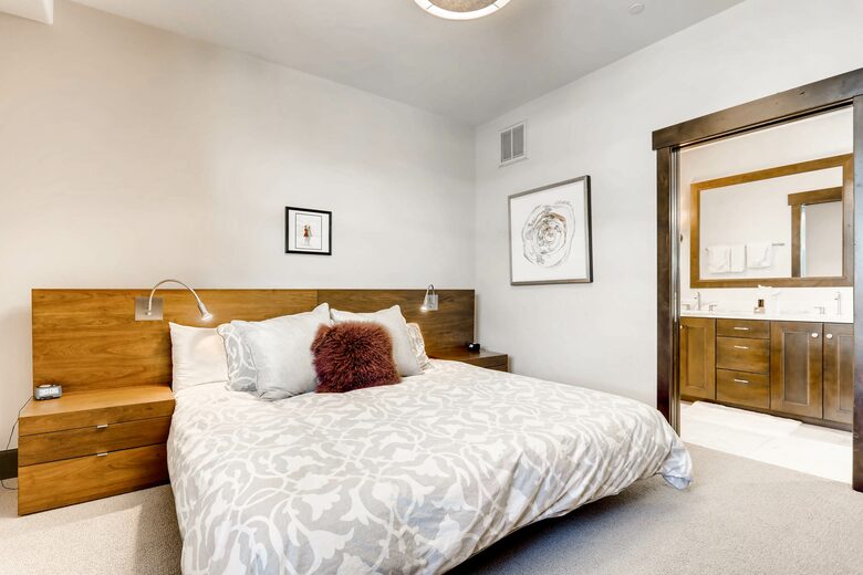 Lionshead Mountain-View Condo, Steps to Gondola - Vail, Colorado