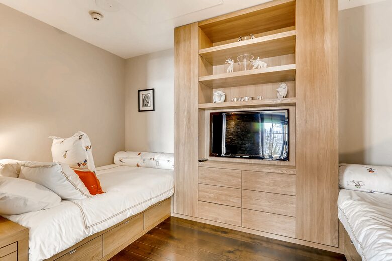 Lionshead Mountain-View Condo, Steps to Gondola - Vail, Colorado