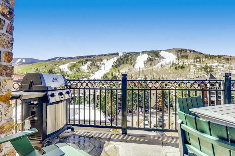 Lionshead Mountain-View Condo, Steps to Gondola - Vail, Colorado