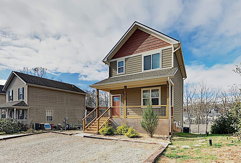New-Build Home, Near Downtown - Asheville, North Carolina