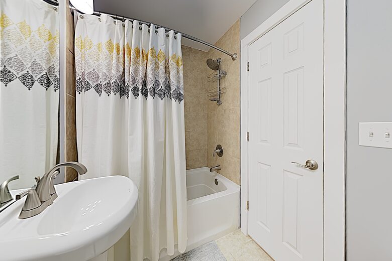 New-Build Home, Near Downtown - Asheville, North Carolina