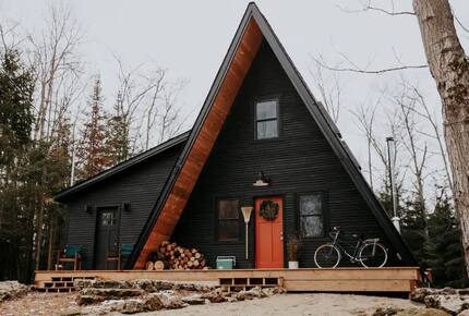Luxury Bruce Peninsula A-Frame with 25 Private Acres and Private Trails! - Mar, Canada