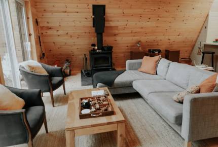 Luxury Bruce Peninsula A-Frame with 25 Private Acres and Private Trails! - Mar, Canada