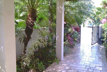 Beautiful Diamond Head Beach Retreat - Honolulu, Oahu, Hawaii