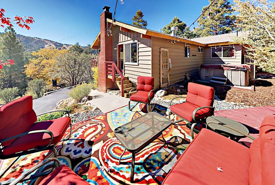 Luxe Getaway with Big Mountain Vistas & Hot Tub - Big Bear Lake, California