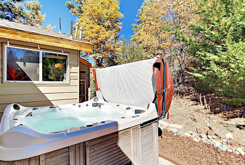 Luxe Getaway with Big Mountain Vistas & Hot Tub - Big Bear Lake, California
