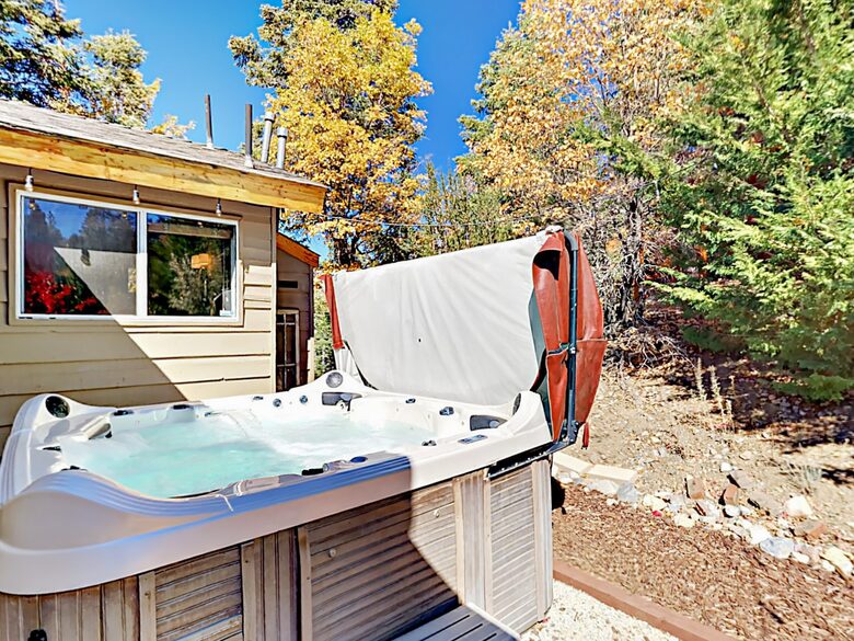 Luxe Getaway with Big Mountain Vistas & Hot Tub - Big Bear Lake, California