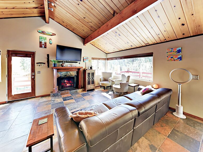 Luxe Getaway with Big Mountain Vistas & Hot Tub - Big Bear Lake, California