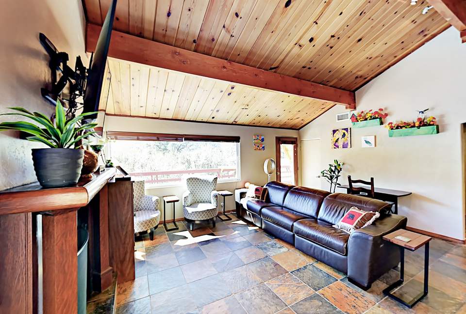 Luxe Getaway with Big Mountain Vistas & Hot Tub - Big Bear Lake, California