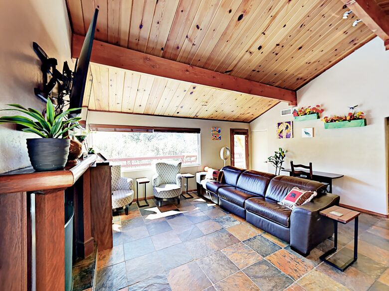 Luxe Getaway with Big Mountain Vistas & Hot Tub - Big Bear Lake, California