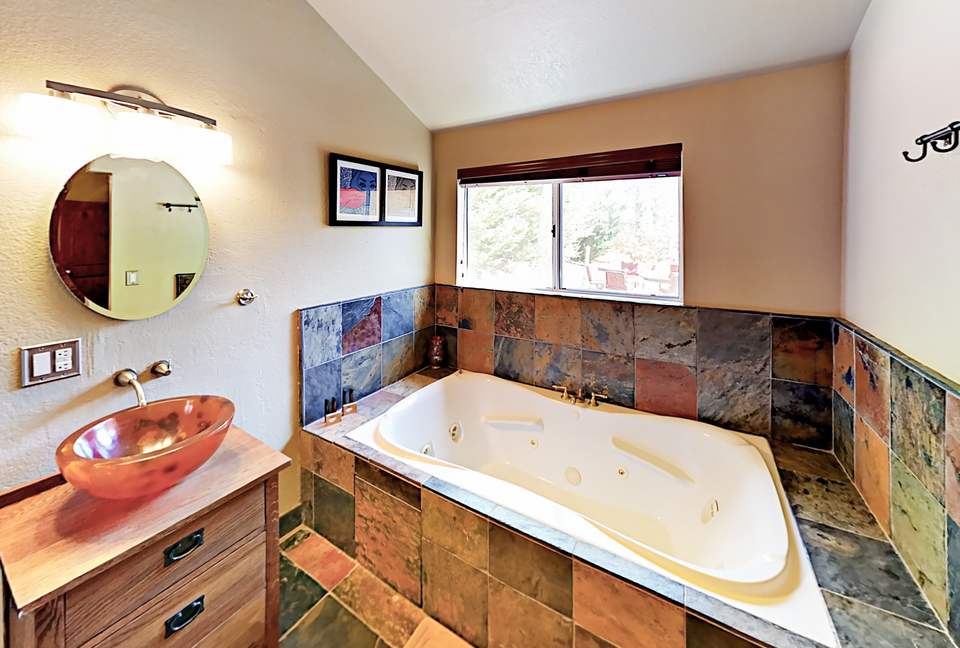 Luxe Getaway with Big Mountain Vistas & Hot Tub - Big Bear Lake, California