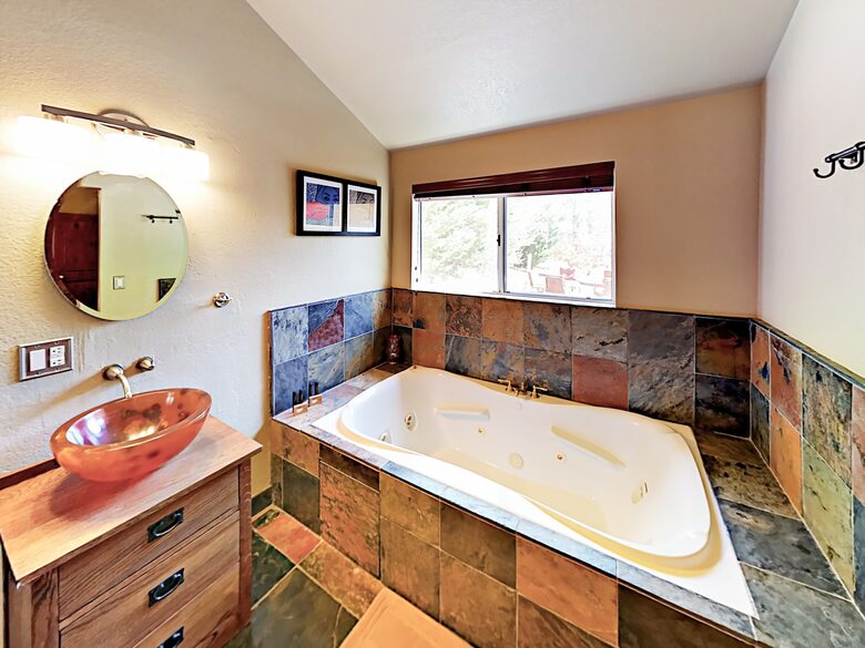 Luxe Getaway with Big Mountain Vistas & Hot Tub - Big Bear Lake, California