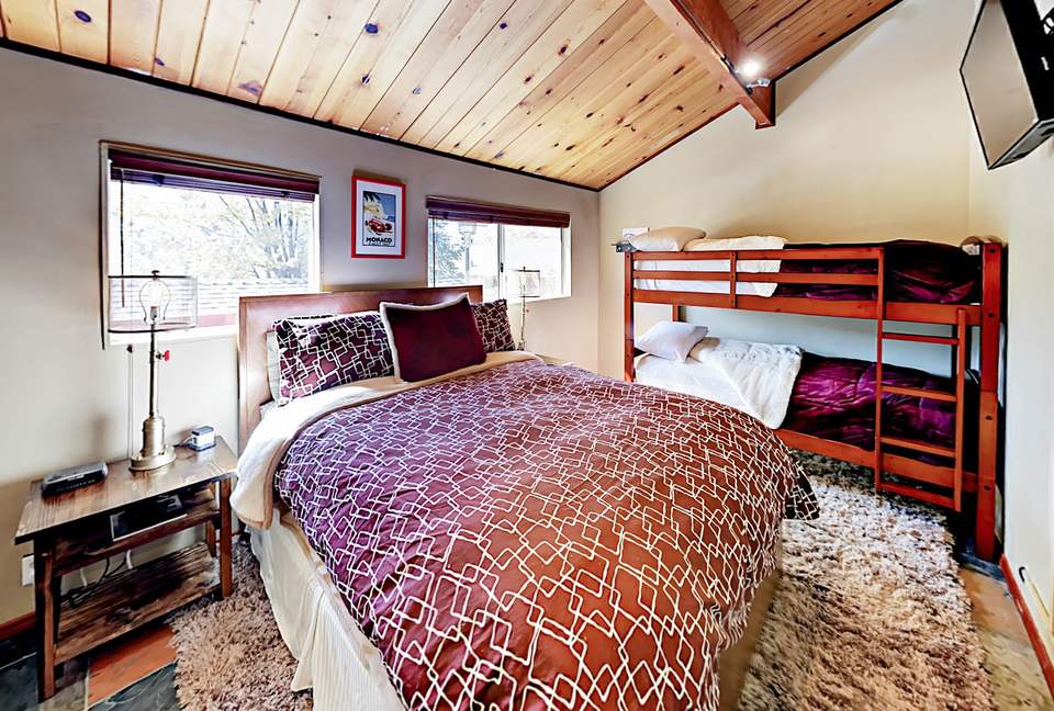 Luxe Getaway with Big Mountain Vistas & Hot Tub - Big Bear Lake, California