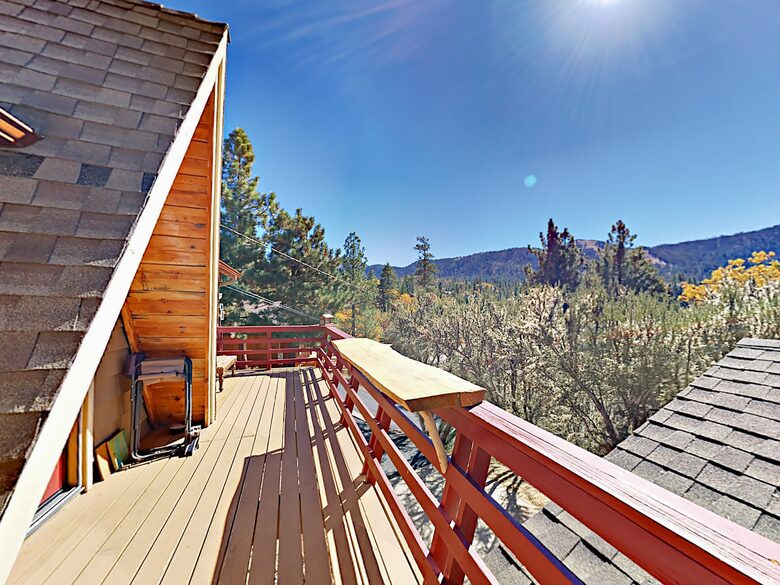 Luxe Getaway with Big Mountain Vistas & Hot Tub - Big Bear Lake, California