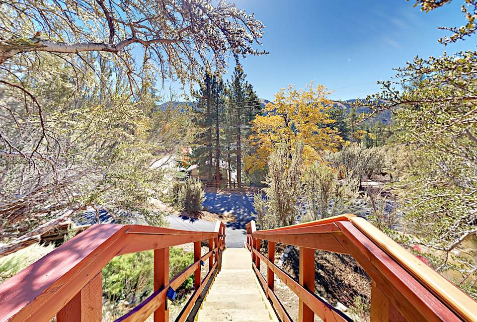 Luxe Getaway with Big Mountain Vistas & Hot Tub - Big Bear Lake, California